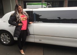 Dschungelkönigin 2018 – Jenny Frankhauser genießt die Annehmlichkeiten der Celebrities